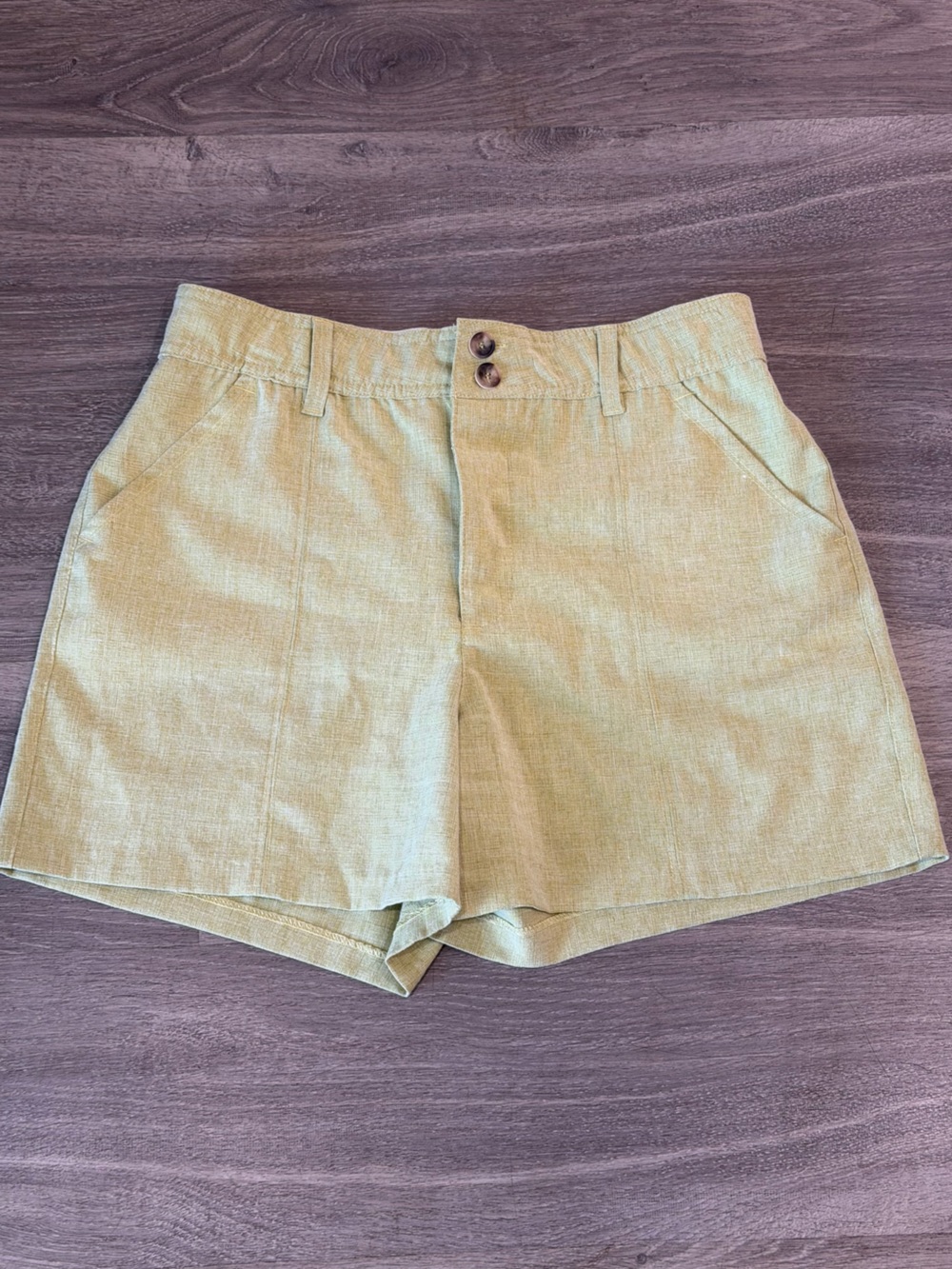 Women’s High-Rise Casual Linen-Blend Shorts in Light Green